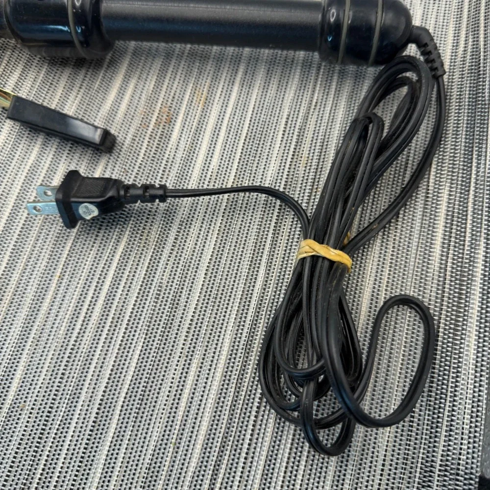 Helen of Troy Gold Series Professional 1 Inch Curling Iron Model 1008 Gold Black